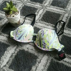 NWT VS Swimsuit Bikini Top (RE-POSH)